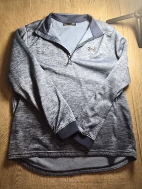 Under Armour Men’s Heathered Light Blue V-Neck Quarter-Zip Sweater